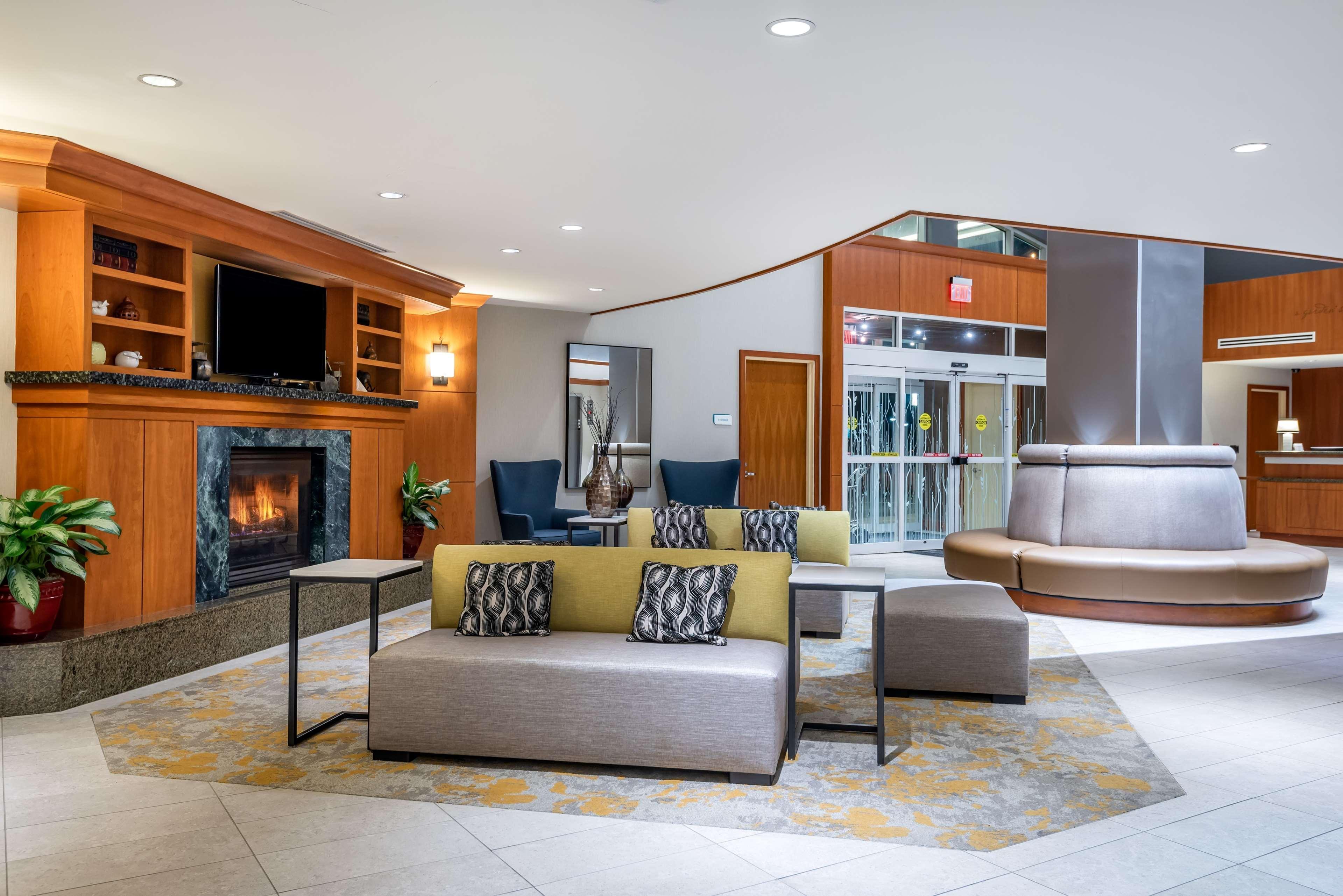 Hilton Garden Inn Tysons Corner Exterior foto