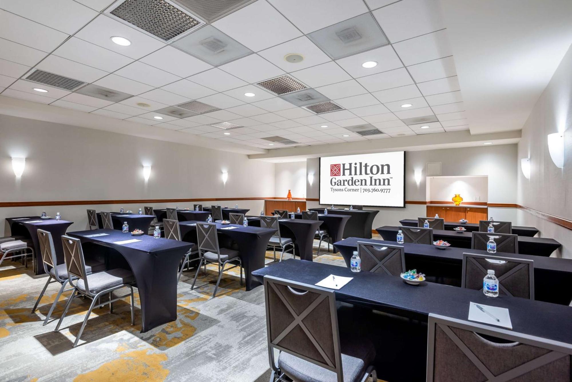 Hilton Garden Inn Tysons Corner Exterior foto
